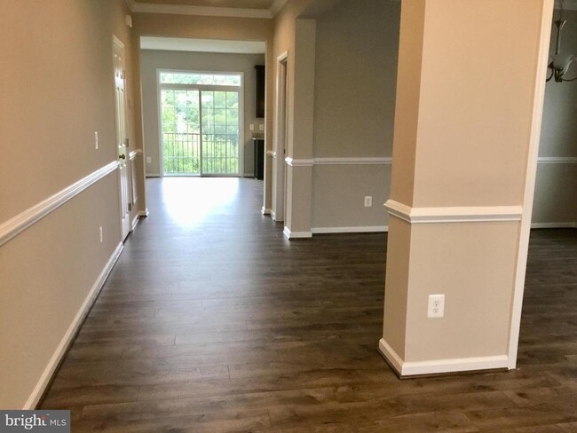 2409 Morgans Point Dr in Dumfries, VA - Building Photo - Building Photo