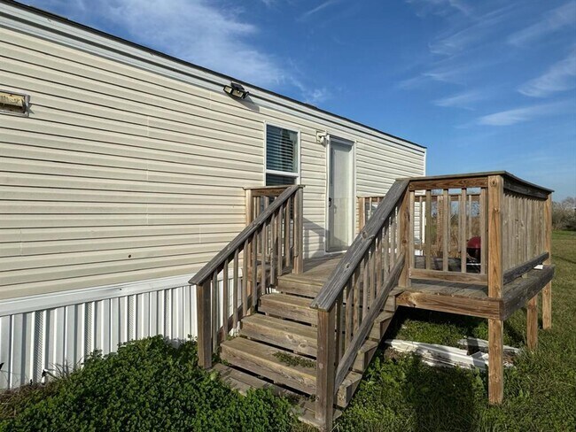 64 Abalone St in Palacios, TX - Building Photo - Building Photo