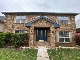 1131 Holly Dr in Carrollton, TX - Building Photo