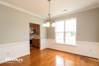 3702 Single Leaf Cir in High Point, NC - Foto de edificio - Building Photo