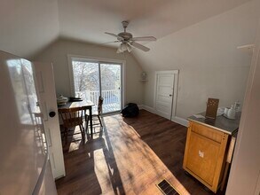 21 Davis Rd in Belmont, MA - Foto de edificio - Building Photo