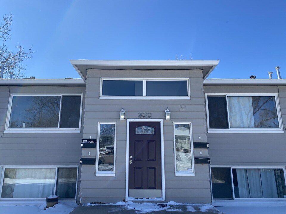 2020 Dunn Ave-Unit -1 in Cheyenne, WY - Building Photo