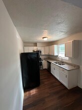 1165 Lakeshore Dr in Jonesboro, GA - Building Photo - Building Photo