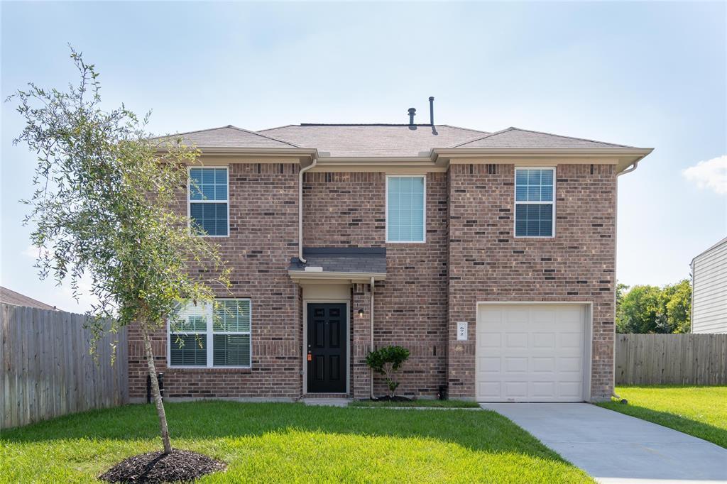 672 Fallow Ln in Alvin, TX - Building Photo
