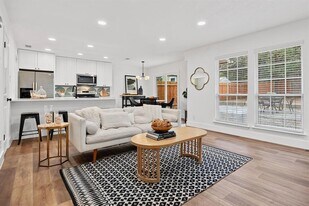 1504 Allen Rd in Austin, TX - Building Photo