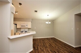 13001 Steeple-Chase Dr in Austin, TX - Building Photo - Building Photo