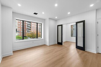 685 JFK Blvd E in Weehawken, NJ - Building Photo - Building Photo