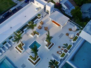 333 NE 24th St, Unit 1706 in Miami, FL - Building Photo - Building Photo