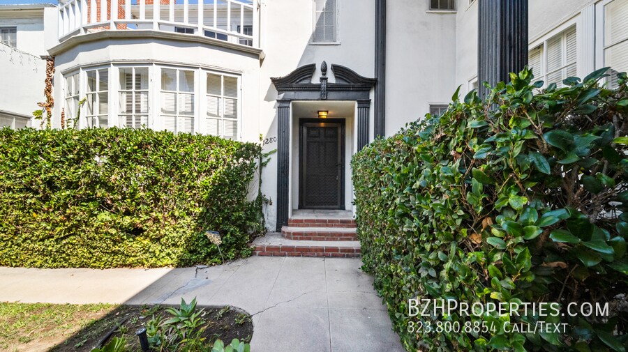 1280 S Beverly Glen Blvd-Unit -1280 in Los Angeles, CA - Building Photo