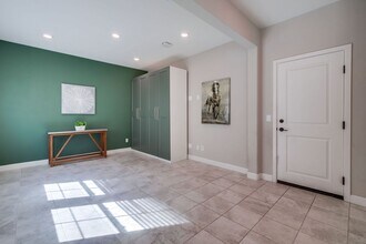 11011 Peyton Wy in San Diego, CA - Foto de edificio - Building Photo