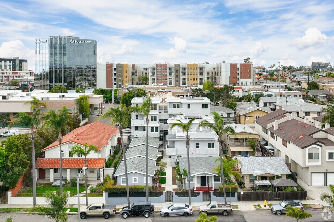 3944 Bancroft St in San Diego, CA - Building Photo