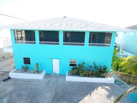 486 Airport Dr S in Summerland Key, FL - Building Photo