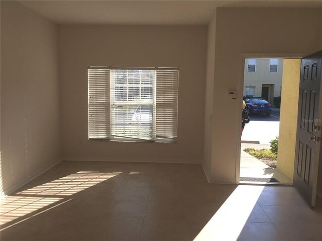 6726 Lake Camden Way in Gibsonton, FL - Building Photo - Building Photo