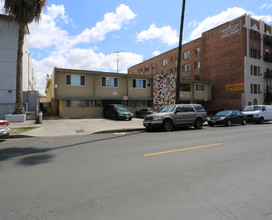 728 S. New Hampshire in Los Angeles, CA - Building Photo - Building Photo