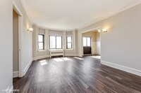 Building Photo - 1033 W Loyola Apartments in Chicago, Illinois