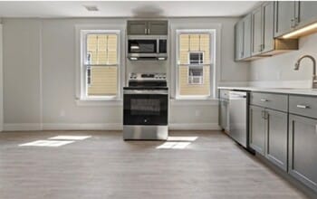 1540 Purchase St, Unit 2 in New Bedford, MA - Foto de edificio - Building Photo