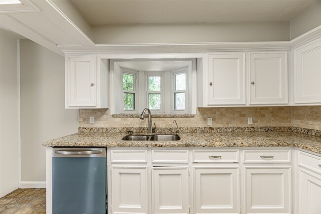 102 Butlers Ct in Conroe, TX - Building Photo - Building Photo