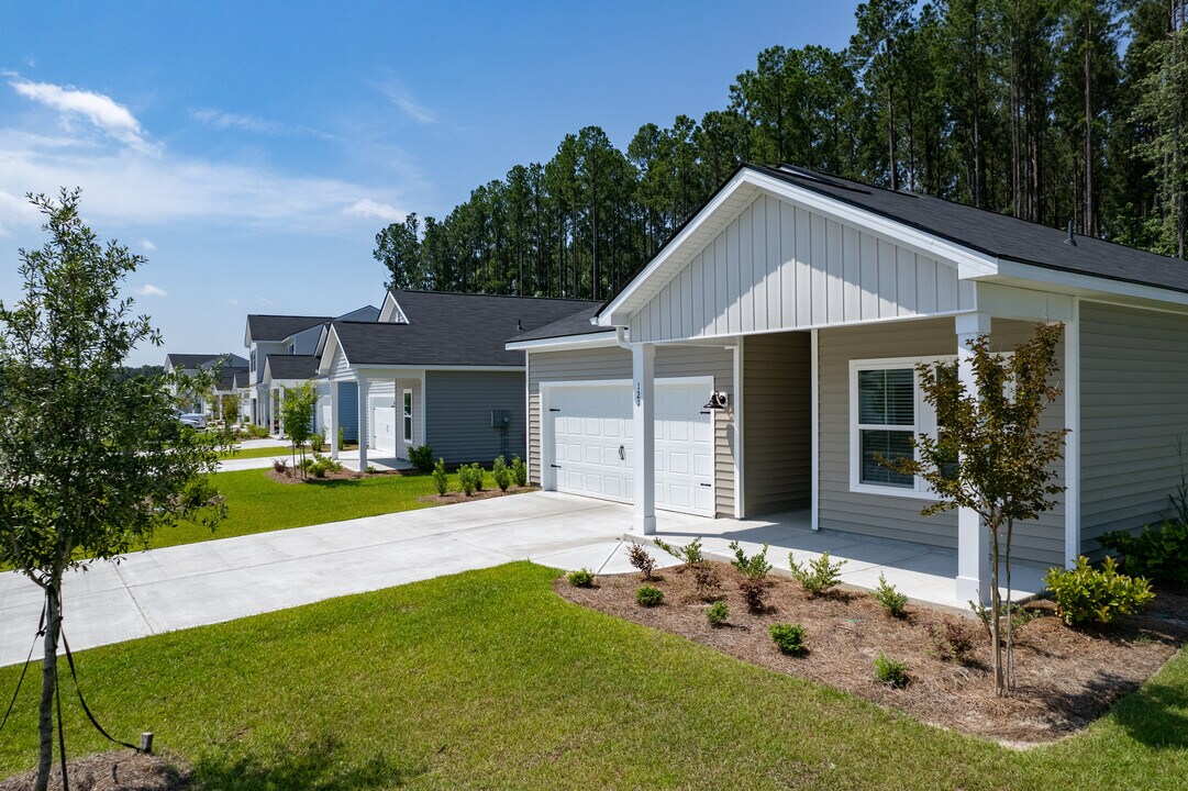 Retreat at New Riverside in Bluffton, SC - Building Photo