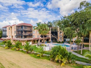 Fairways of Emerald Hills in Hollywood, FL - Building Photo - Building Photo