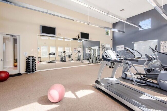 3695 Stevenson Blvd in Fremont, CA - Foto de edificio - Building Photo