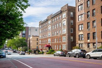 Highland Court in West New York, NJ - Foto de edificio - Building Photo