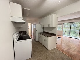 1527-1527 Boundary Crescent in Nanaimo, BC - Building Photo