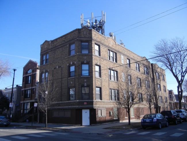 3035 N California Ave in Chicago, IL - Building Photo - Building Photo