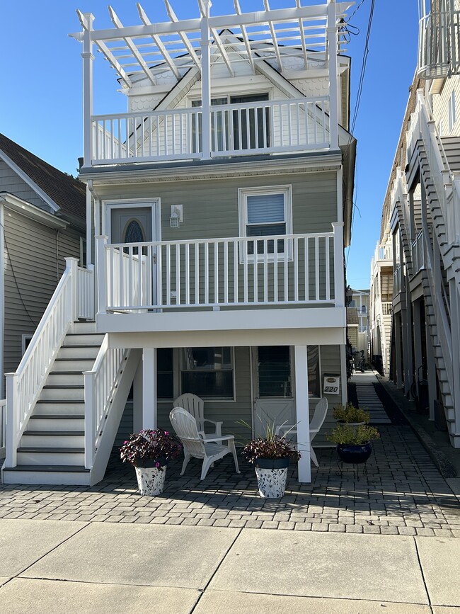 220 86th St, Unit 1st Floor in Sea Isle City, NJ - Building Photo - Building Photo