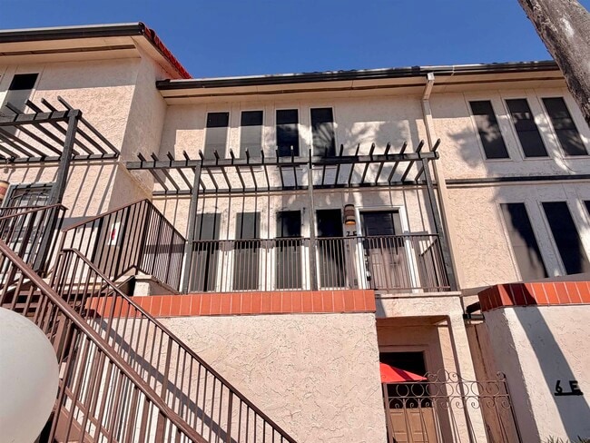 101 W Del Mar Blvd in Laredo, TX - Building Photo - Building Photo