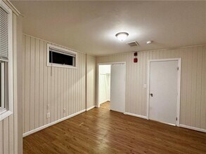 800 Oakland Beach Ave in Warwick, RI - Building Photo - Building Photo