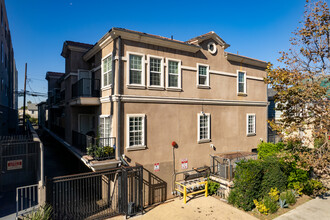 909 S Gramercy Pl in Los Angeles, CA - Building Photo - Primary Photo