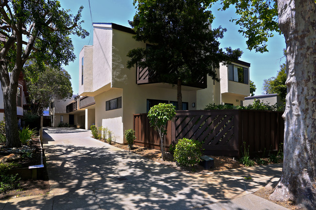 511 Highland Ave in San Mateo, CA - Building Photo - Building Photo