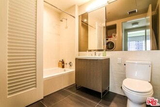 889 Francisco St, Unit 905 in Los Angeles, CA - Foto de edificio - Building Photo