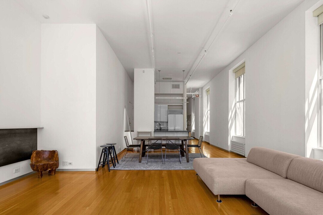 127 Spring St in New York, NY - Building Photo