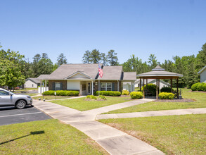 Laurel Commons Apartments in Wadesboro, NC - Building Photo - Building Photo