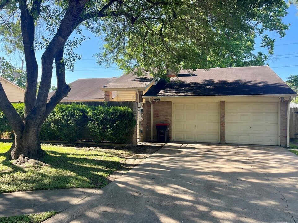 22615 Indian Knoll Dr in Katy, TX - Building Photo