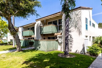 Tara Hill in Anaheim, CA - Foto de edificio - Building Photo