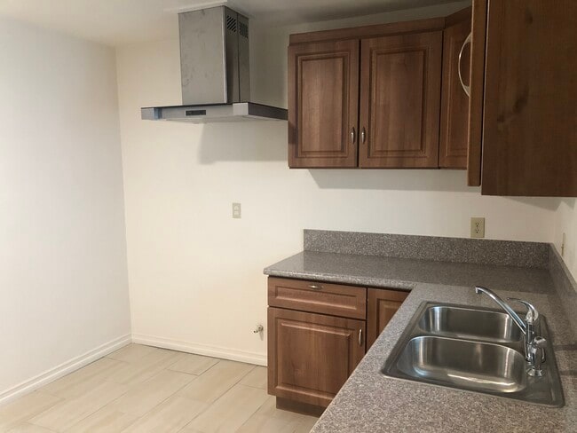 4859 Canoga St, Unit back unit 4857 Canoga St in Montclair, CA - Building Photo - Building Photo