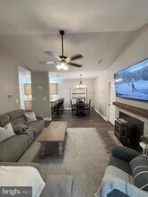 202 Thames Way-Unit -202-J in Bel Air, MD - Foto de edificio - Building Photo