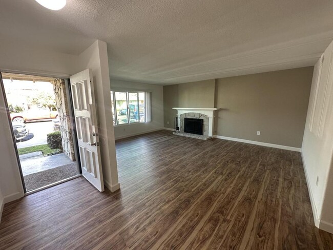 8092 Forelle Dr in Huntington Beach, CA - Building Photo - Building Photo