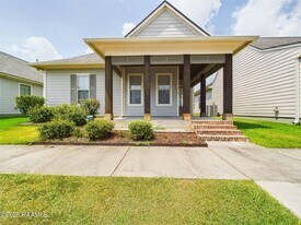 117 Harvey Cay Ln in Youngsville, LA - Building Photo