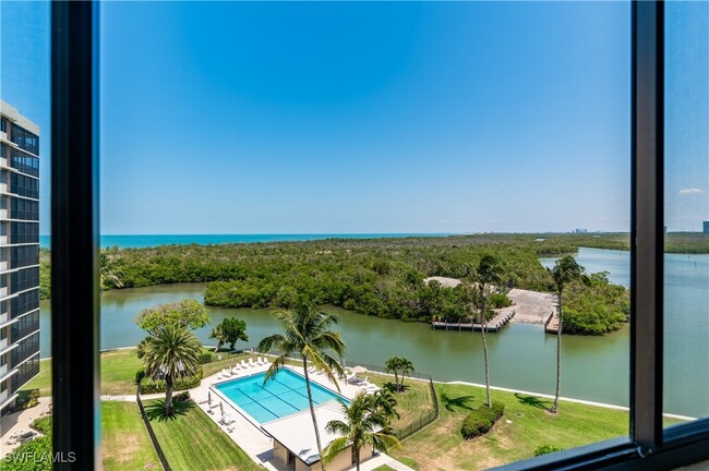 property at 17 Bluebill Ave