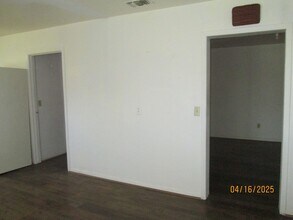 2604 W 4th St in Plainview, TX - Building Photo - Building Photo
