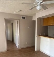 6108 Abrams Rd in Dallas, TX - Foto de edificio - Building Photo