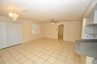 1740 Terry Cir NE in Winter Haven, FL - Foto de edificio - Building Photo
