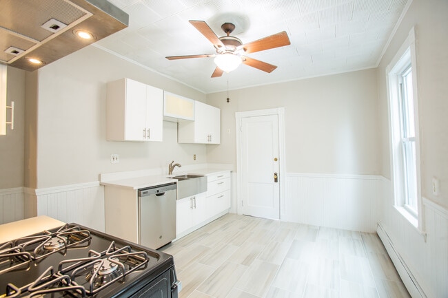 27 Ashford St, Unit 2 in Boston, MA - Building Photo - Building Photo