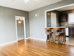 5639 Rosehill Rd in Shawnee, KS - Building Photo - Building Photo