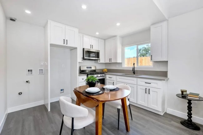 1059 Emory St in Imperial Beach, CA - Building Photo - Building Photo