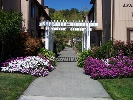 La Casa Novato in Novato, CA - Building Photo