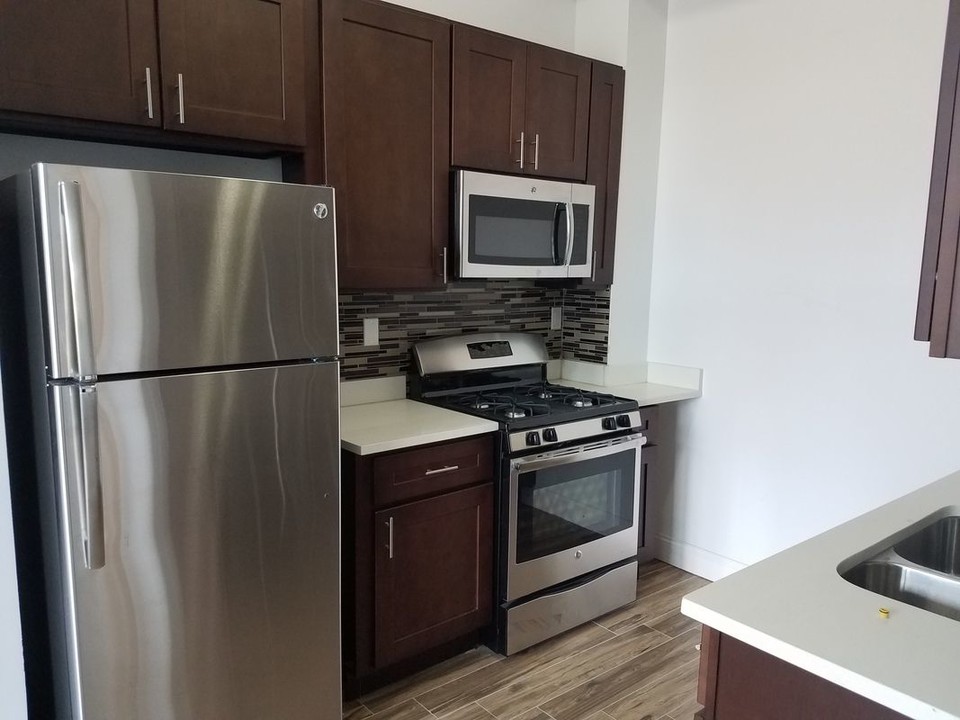 4310 18th Ave in Brooklyn, NY - Building Photo